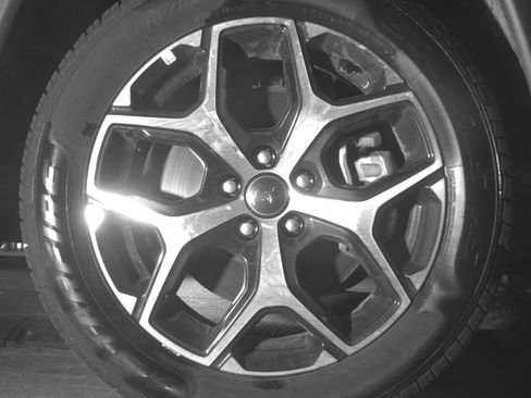 Used 2025 Jeep Compass Limited image 13