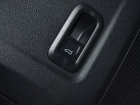 New 2026 Volkswagen Tiguan SE R-Line image 6