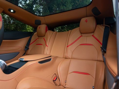 Used 2017 Ferrari GTC4Lusso image 46