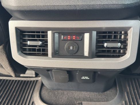 Used 2023 Ford F250 Lariat w/ Sport Appearance Package image 18