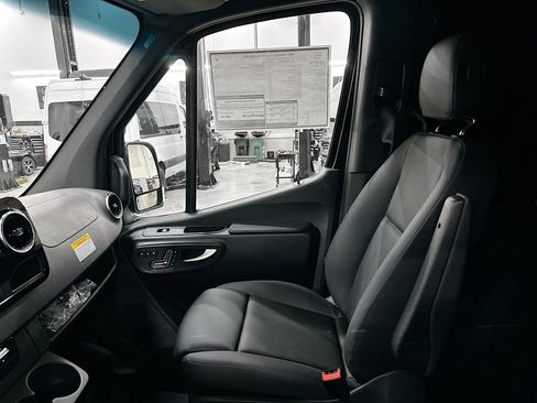 Used 2026 Mercedes-Benz Sprinter 2500 image 25