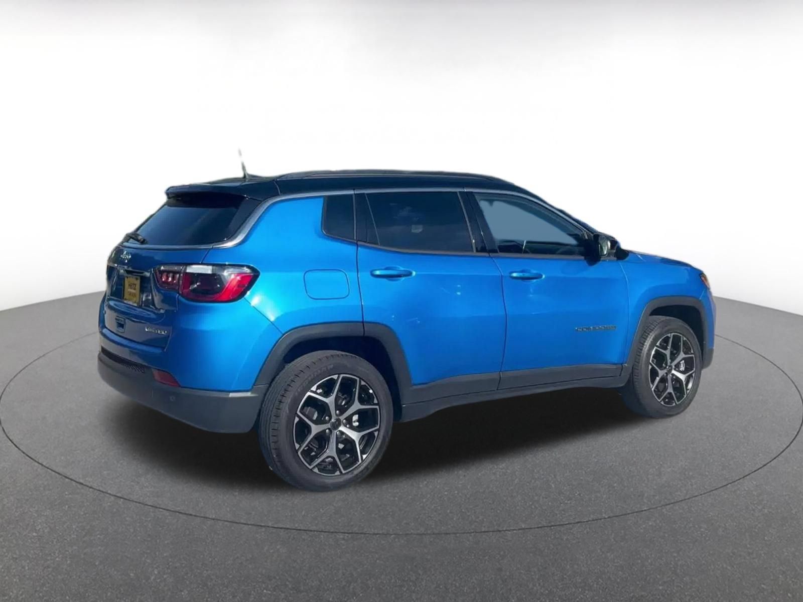 Used 2025 Jeep Compass Limited AWD/4WD image 14
