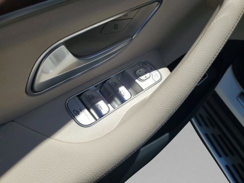 New 2026 Mercedes-Benz GLS 580 4MATIC image 23