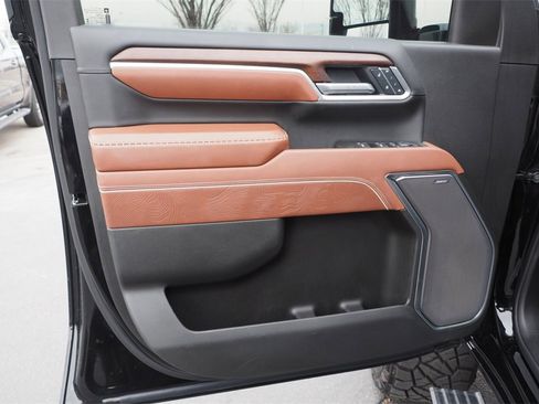 Used 2025 GMC Sierra 3500 Denali Ultimate image 14