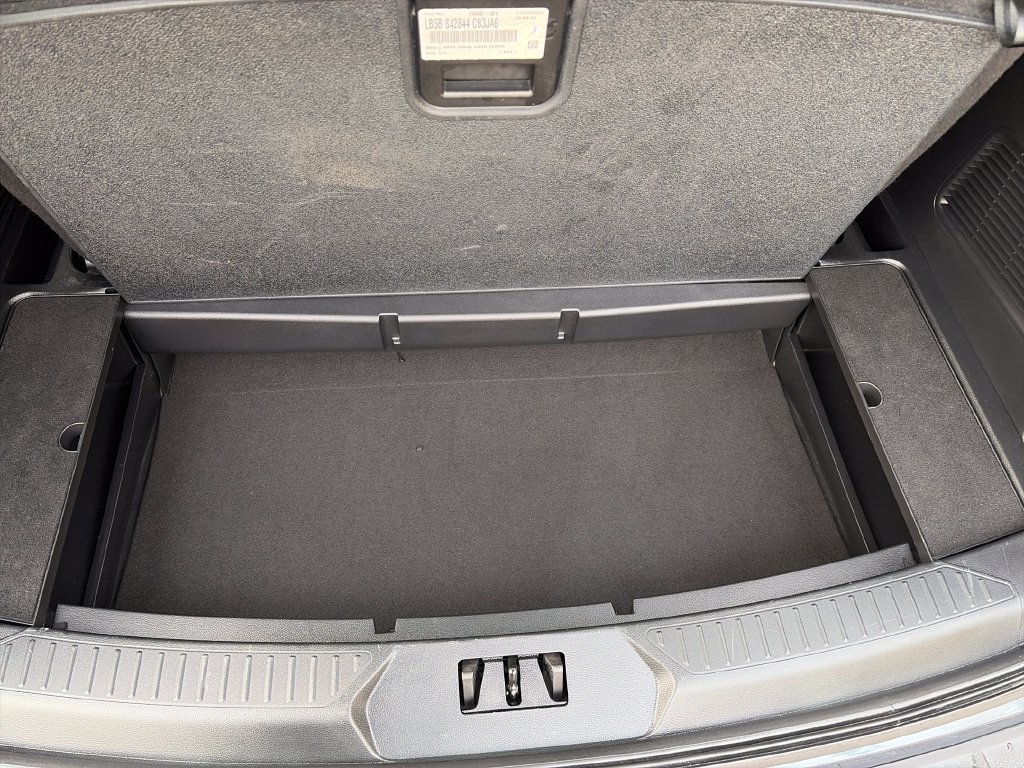 Used 2023 Ford Explorer XLT AWD/4WD image 23
