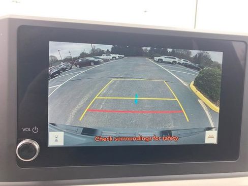 Used 2024 Toyota Tacoma TRD Off-Road image 32