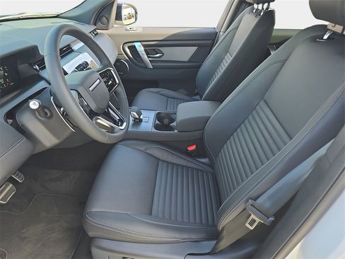 New 2026 Land Rover Discovery Sport Landmark image 15