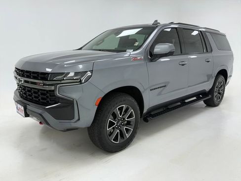 Used 2021 Chevrolet Suburban Z71 w/ Z71 Signature Package AWD/4WD image 5