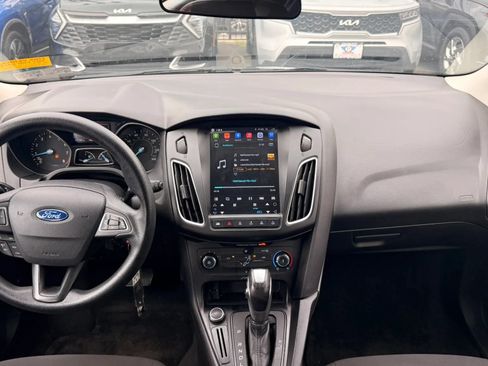 Used 2016 Ford Focus SE FWD image 15