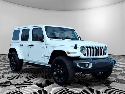 Certified 2024 Jeep Wrangler Unlimited Sahara AWD/4WD image 1