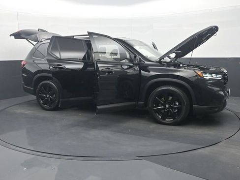 Used 2025 Honda Pilot Black Edition image 35