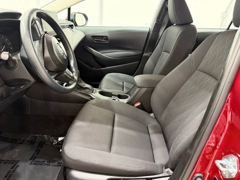Used 2025 Toyota Corolla LE image 11