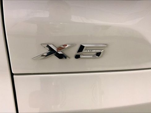 Used 2025 BMW X5 xDrive50e AWD/4WD image 7