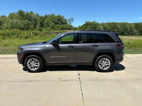 Used 2025 Jeep Grand Cherokee Laredo X AWD/4WD image 6