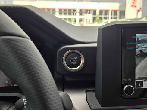 Certified 2025 Toyota 4Runner SR5 image 27