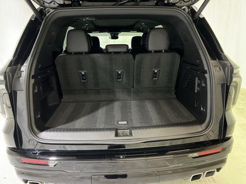 Certified 2025 Chevrolet Traverse RS w/ LPO, Floor Liner Package AWD/4WD image 14