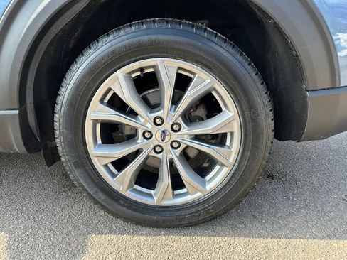 Used 2020 Ford Explorer XLT w/ Equipment Group 202A image 13