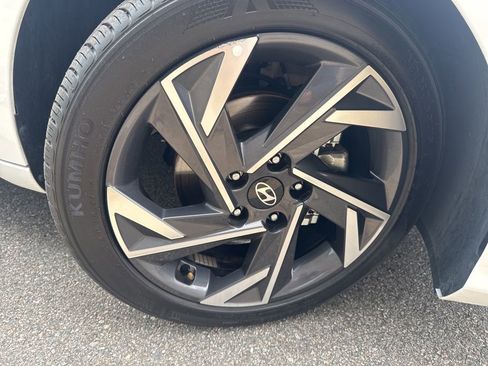 Used 2025 Hyundai Elantra Sport image 7