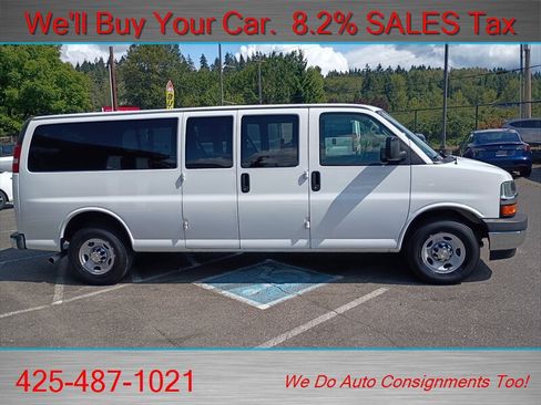 Used 2017 Chevrolet Express 3500 LT w/ LT Preferred Equipment Group RWD image 5
