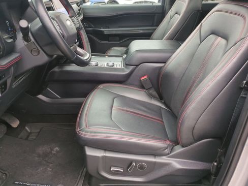 Used 2023 Ford Expedition Limited image 16