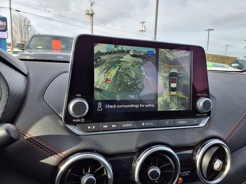 Used 2024 Nissan Sentra SR w/ SR Premium Package image 11