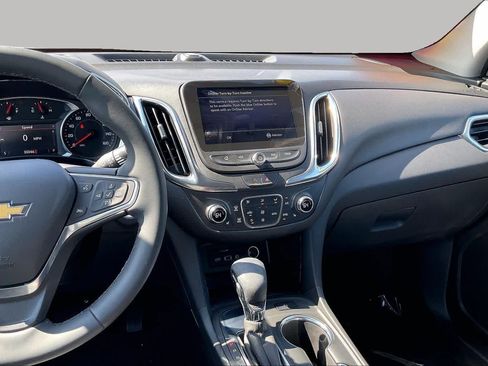 Used 2024 Chevrolet Equinox LT FWD image 7