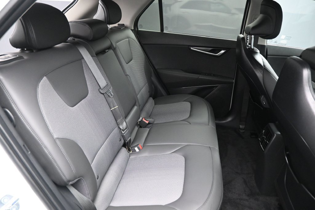Used 2025 Kia Niro Wind w/ Wind Preserve Package FWD image 30