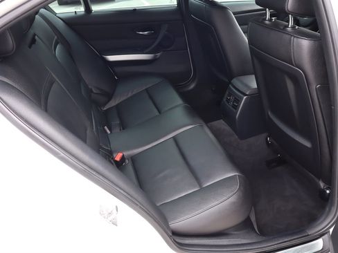 Used 2011 BMW 335i xDrive Sedan AWD/4WD image 19