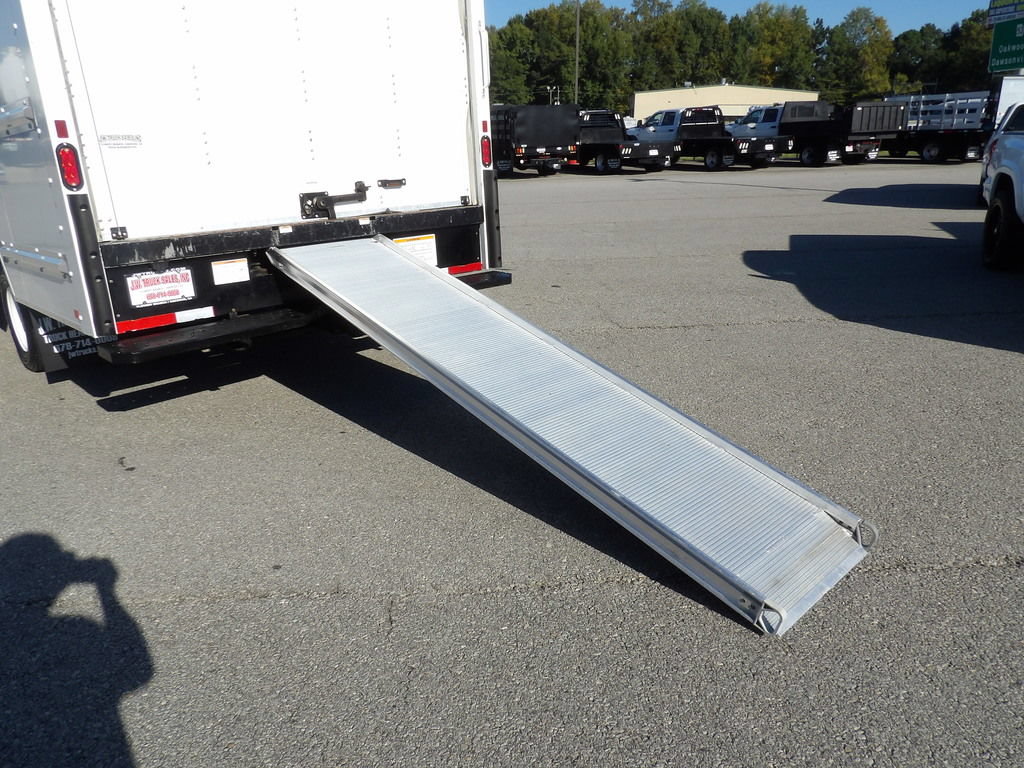 Used 2022 GMC Savana 3500 Extended w/ Power Convenience Package RWD image 32