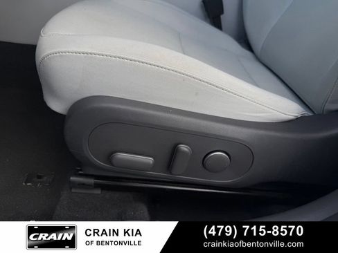 Used 2025 Hyundai Kona SEL FWD image 11