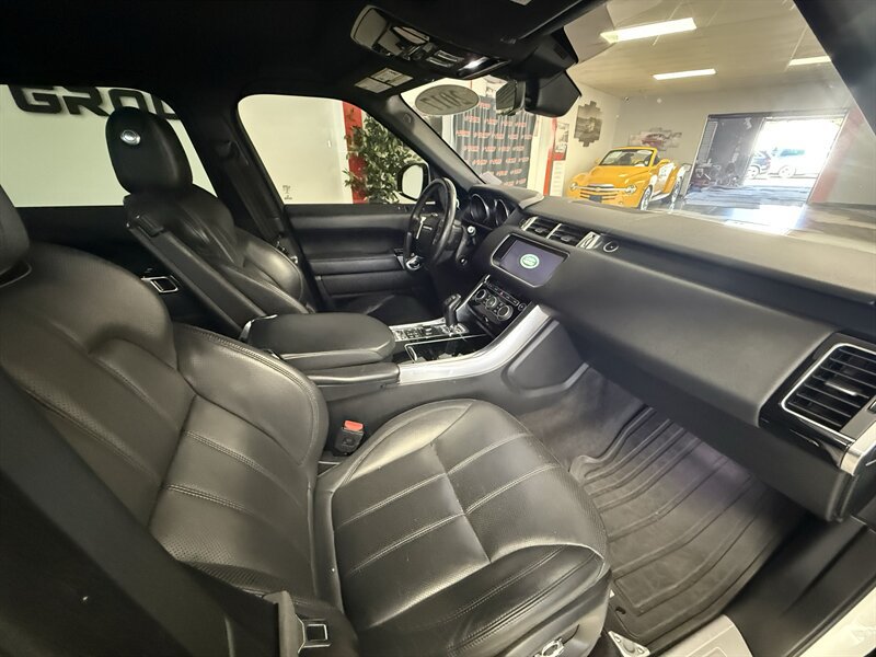 Used 2017 Land Rover Range Rover Sport HSE AWD/4WD image 17