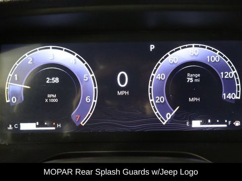 Used 2023 Jeep Grand Cherokee Altitude AWD/4WD image 11