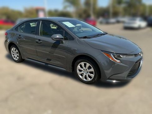 Used 2026 Toyota Corolla LE FWD image 7