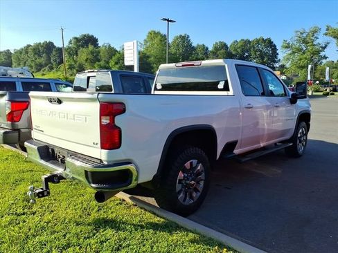 Used 2022 Chevrolet Silverado 2500 LT w/ Convenience Package AWD/4WD image 9
