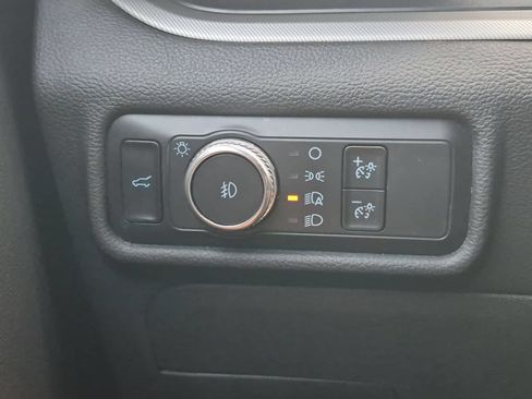 Used 2020 Ford Explorer XLT w/ Equipment Group 202A AWD/4WD image 28