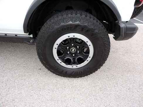Used 2025 Ford Bronco Badlands AWD/4WD image 12