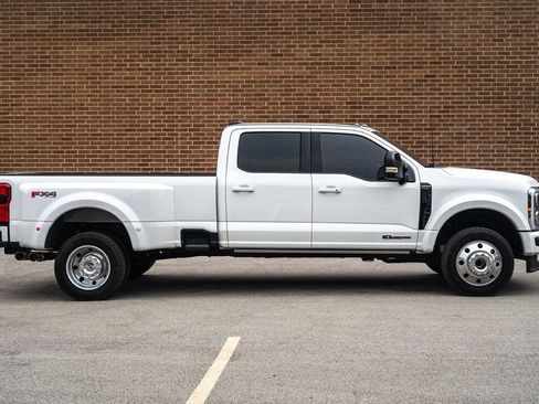 Used 2025 Ford F450 Platinum w/ FX4 Off-Road Package AWD/4WD image 6