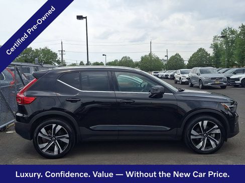 Used 2024 Volvo XC40 B5 Plus w/ Climate Package AWD/4WD image 2