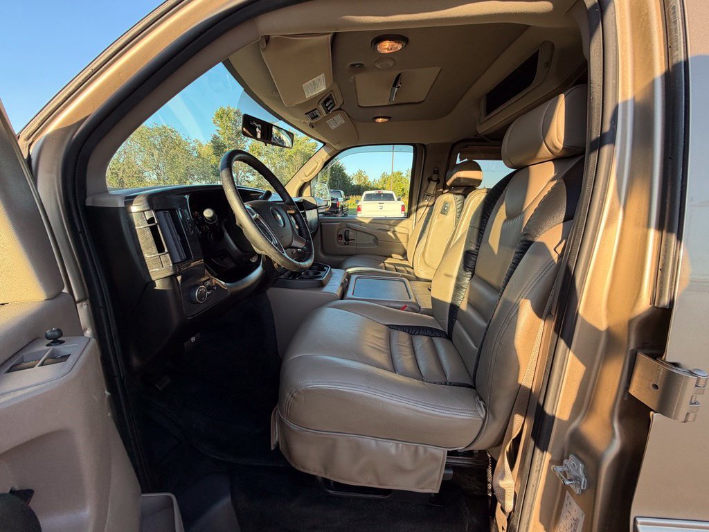 Used 2013 Chevrolet Express 1500 RWD image 12