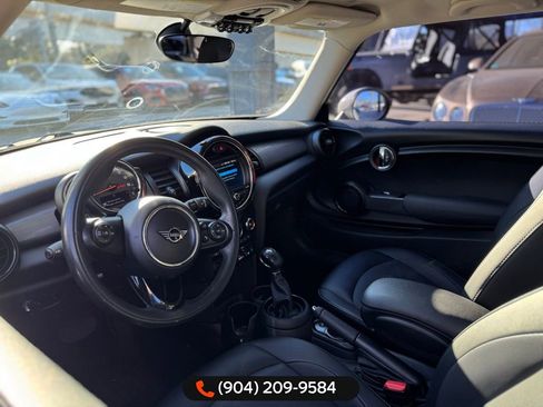 Used 2019 MINI Cooper 2-Door Hardtop w/ Signature Upholstery Package image 10