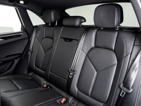 Certified 2026 Porsche Macan AWD/4WD image 27