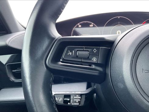 Used 2022 Porsche Taycan image 10