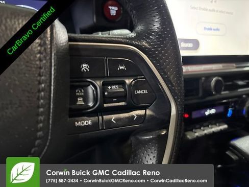 Used 2025 Toyota 4Runner TRD Off-Road Premium AWD/4WD image 17