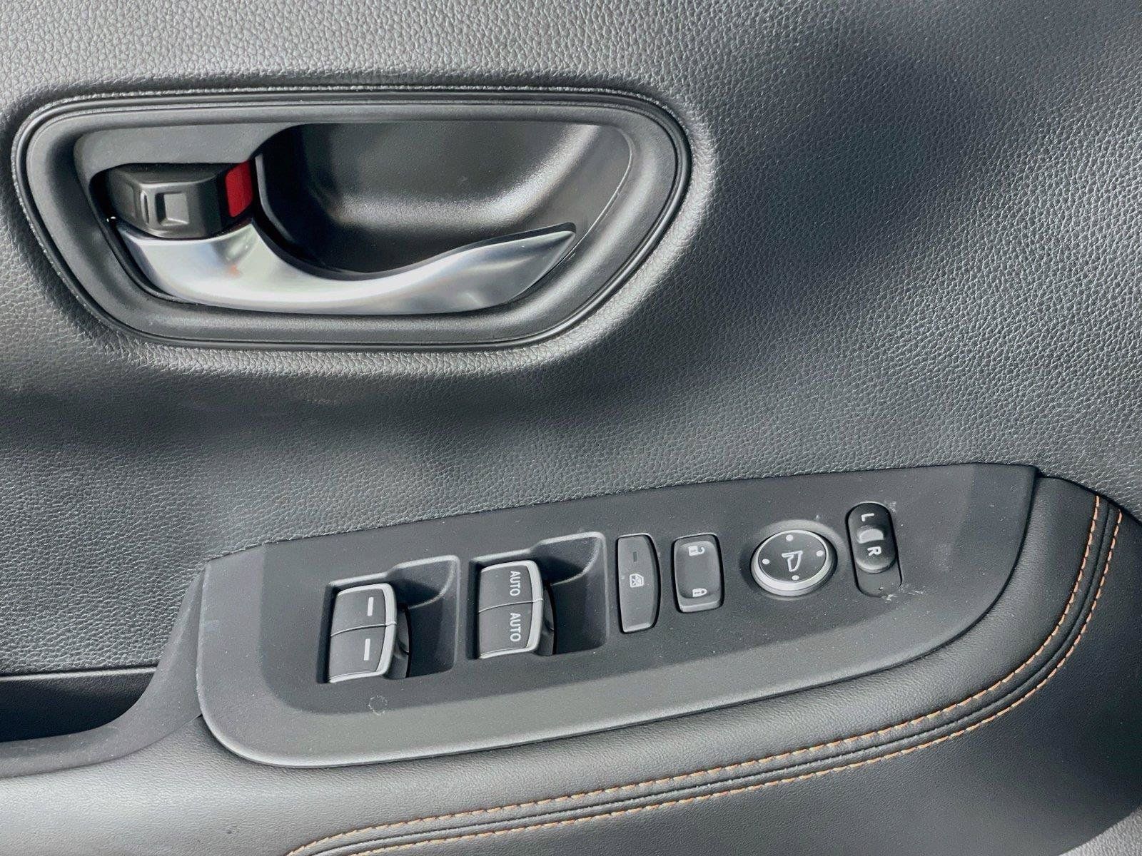 Certified 2025 Honda HR-V Sport image 22