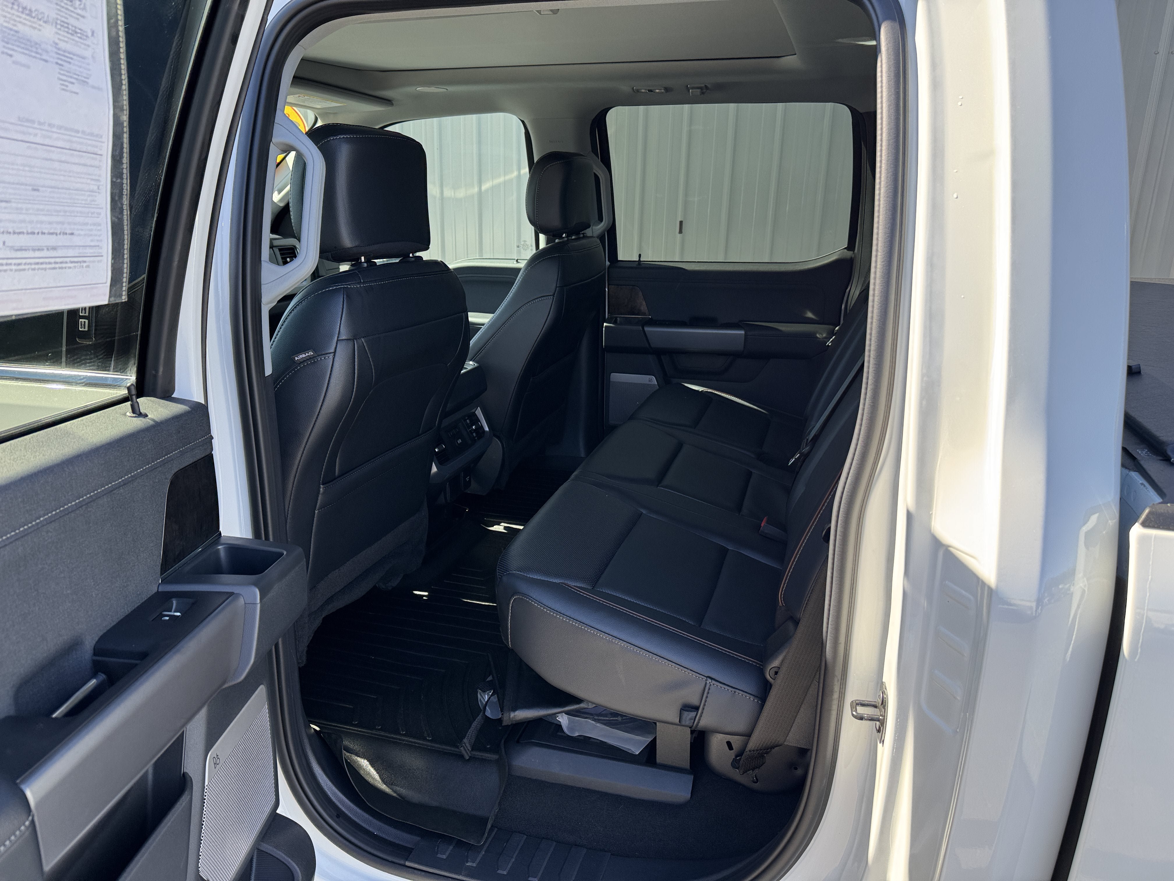 Used 2024 Ford F350 Lariat w/ Lariat Ultimate Package AWD/4WD image 35