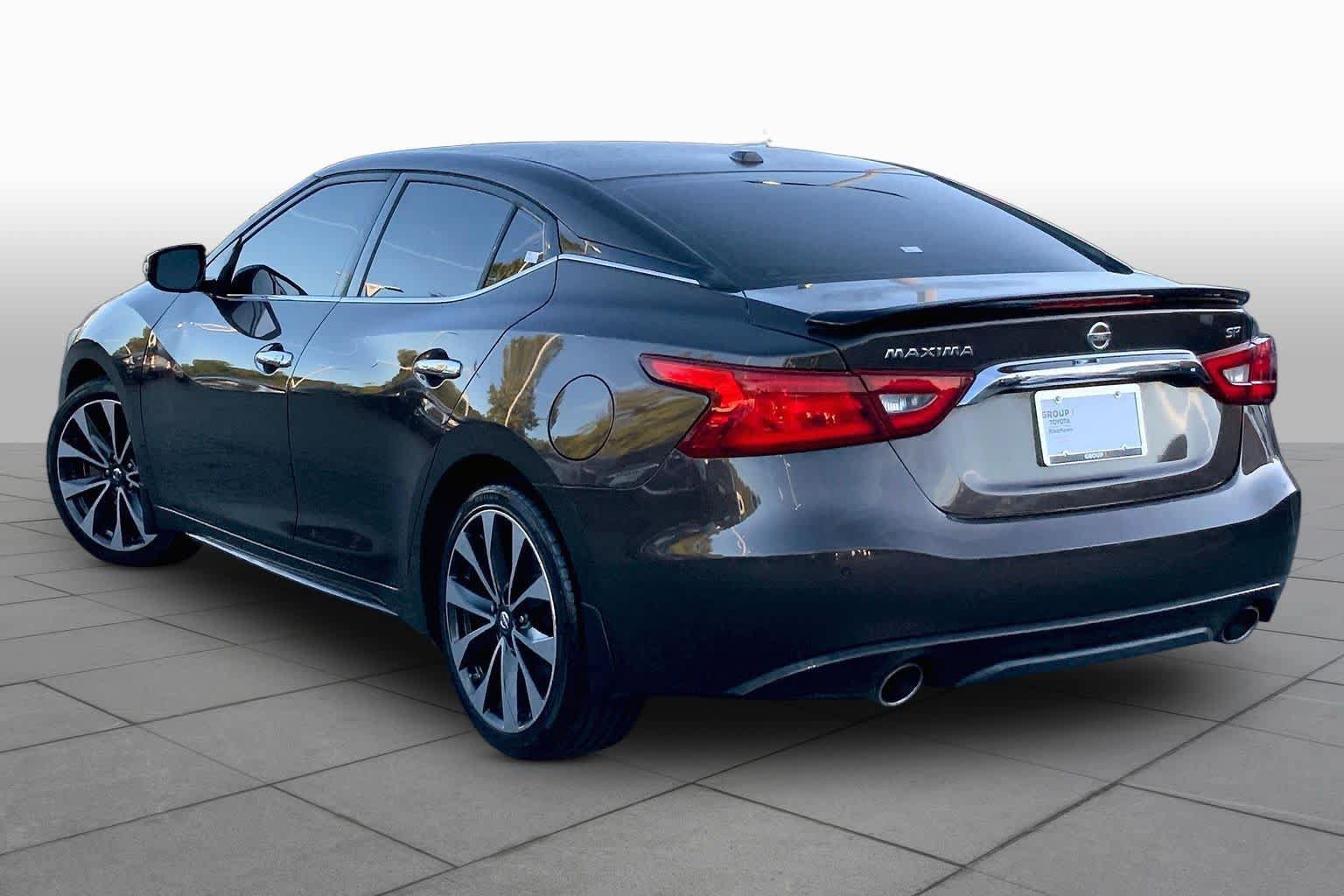 Used 2016 Nissan Maxima SR FWD image 11