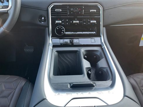 New 2026 Nissan Armada Platinum image 3