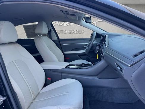 Used 2023 Hyundai Sonata SE w/ Cargo Package image 24