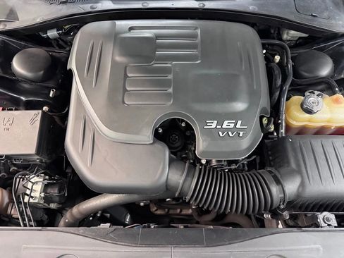Used 2014 Dodge Charger SXT RWD image 11