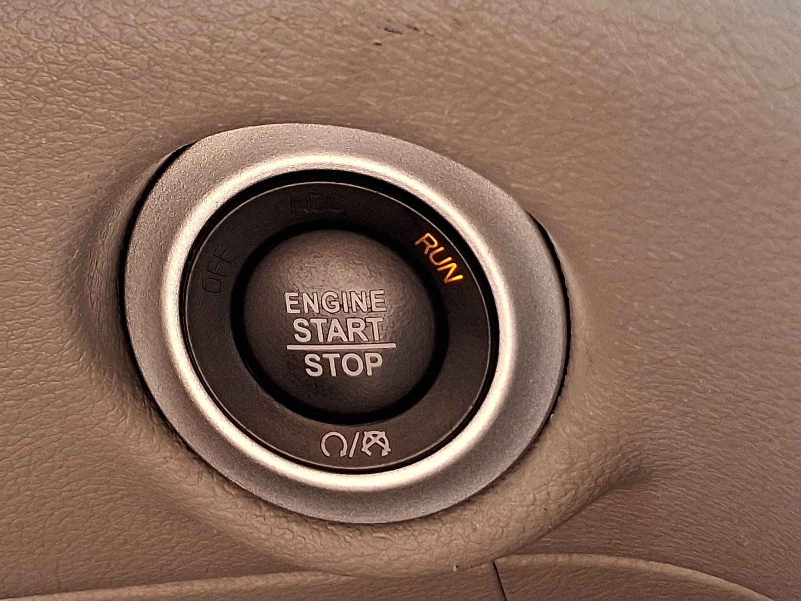 Used 2024 Chrysler Pacifica Touring-L FWD image 24